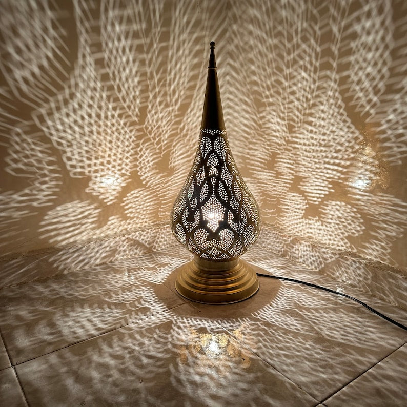 Moroccan standing Lamp – Brass with Artistic Detailing – Ideal for Elegant Spaces