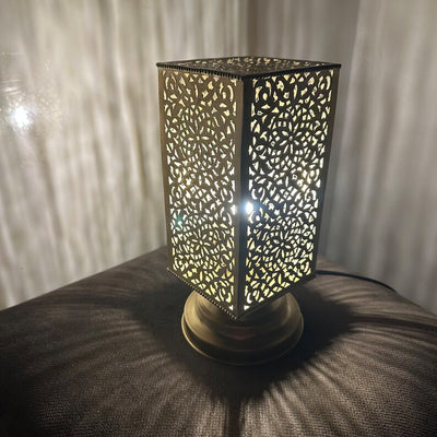 Luxurious Brass standing Lamp – Luxurious Lighting Solution for Any Space