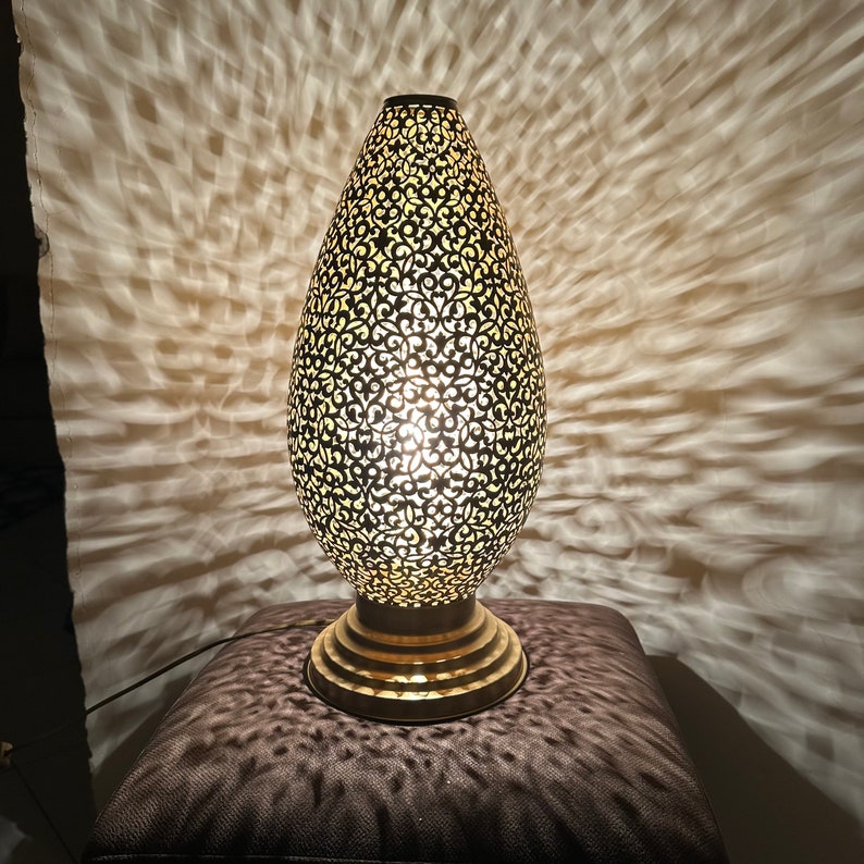 Stylish Brass standing Lamp – Moroccan Craftsmanship – Perfect for Creating Warm Ambiances