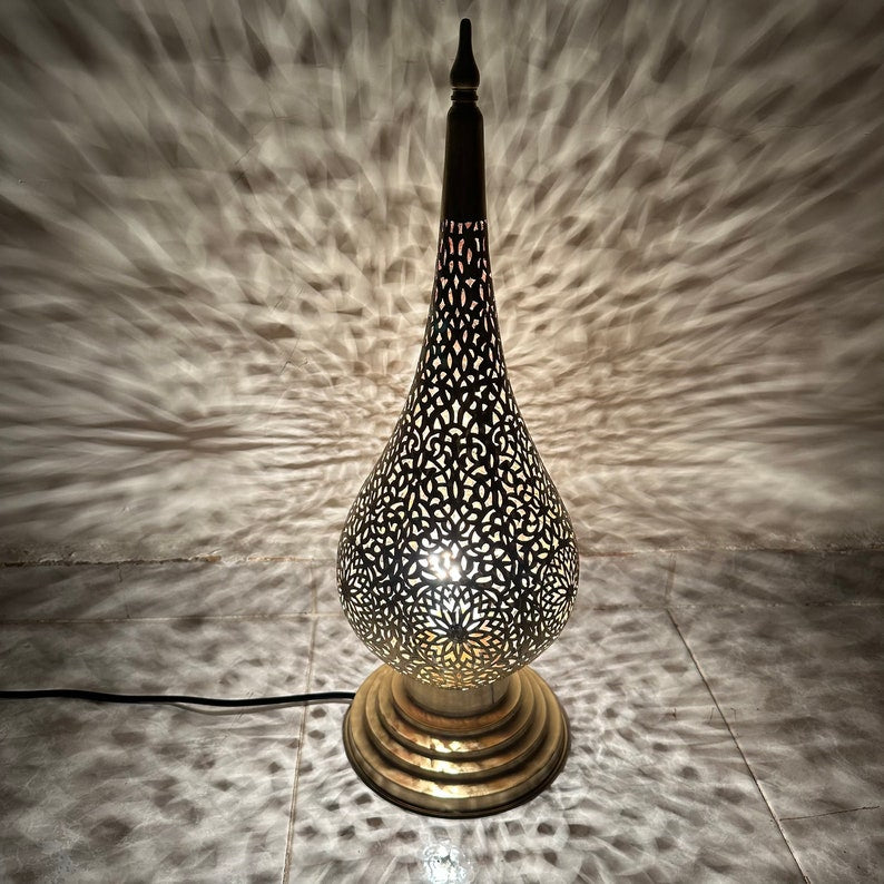 Elegant Moroccan standing Lamp – Brass with Intricate Details for Luxurious Decor