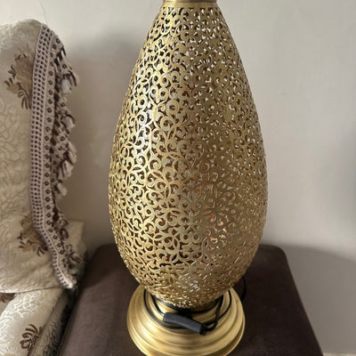 Stylish Brass standing Lamp – Moroccan Craftsmanship – Perfect for Creating Warm Ambiances