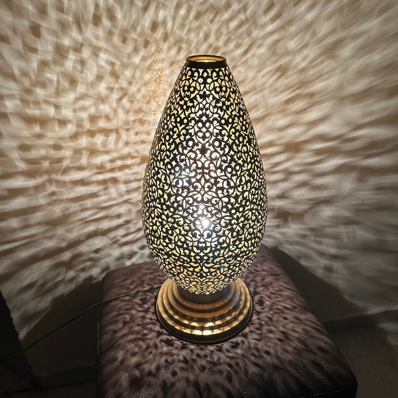 Stylish Brass standing Lamp – Moroccan Craftsmanship – Perfect for Creating Warm Ambiances