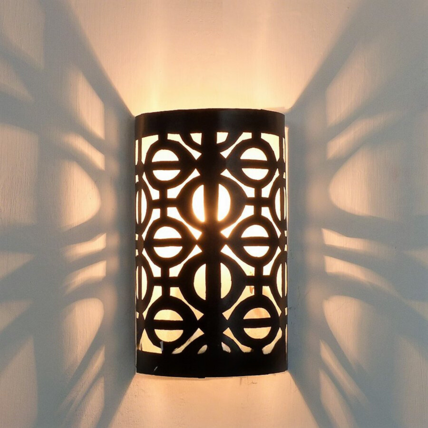 Wall Sconce Lamp with Classic Design, Hand-Carved Geometric Pattern, Available in White & Black Iron – Luxury for Home & Business Decoration