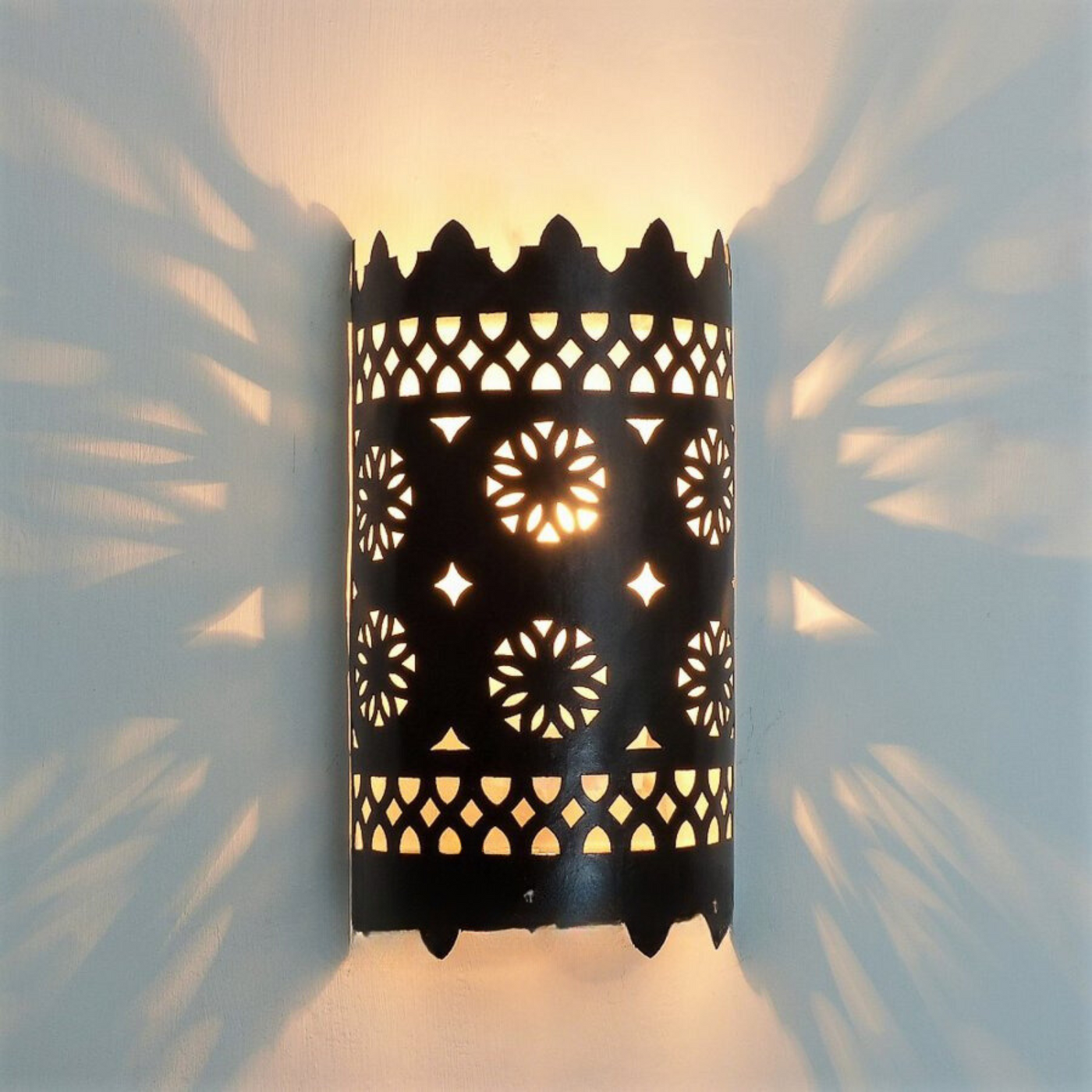 Elegant Iron Wall Sconce – Moroccan Design for Luxurious Lighting