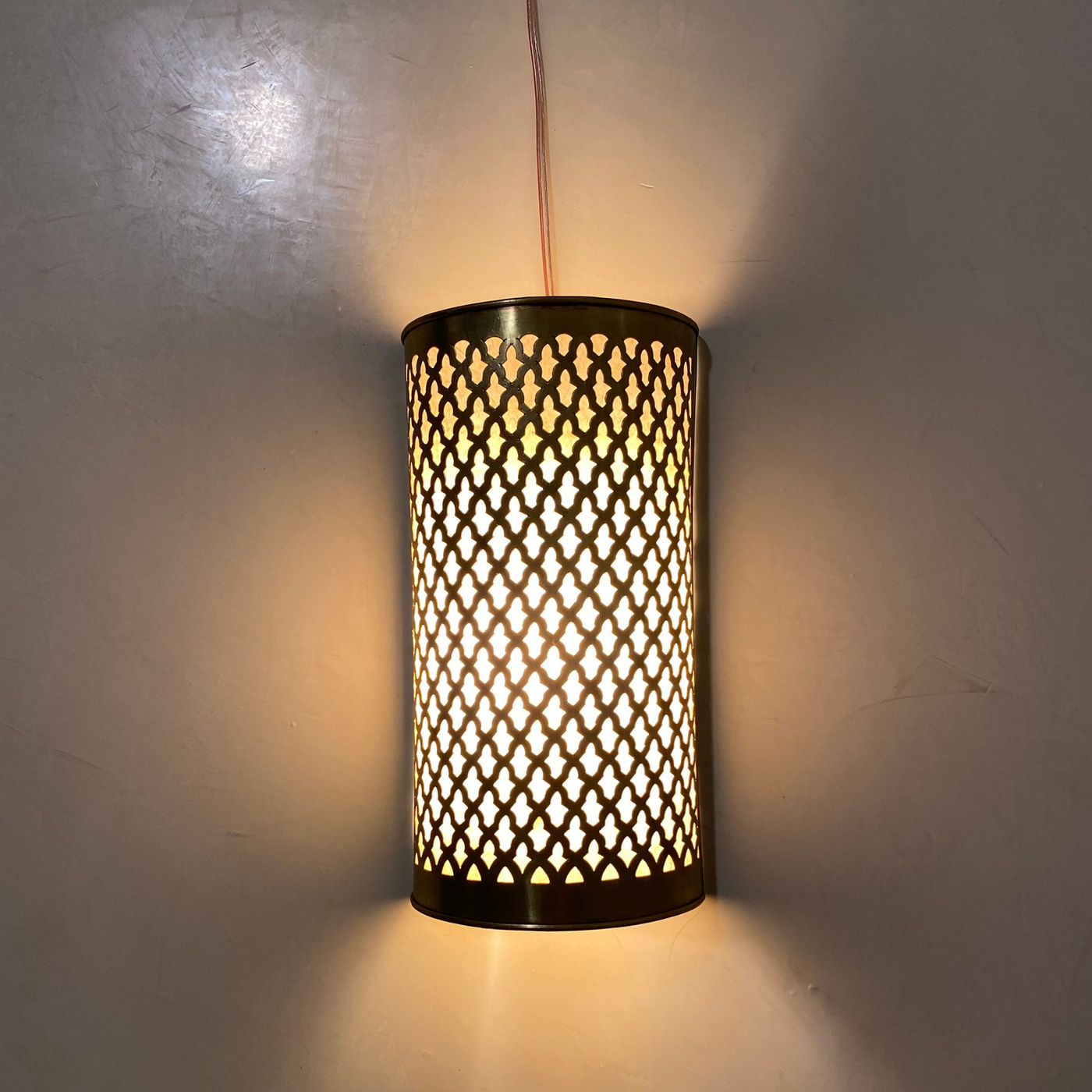 Handmade Wall Sconce – Modern Moroccan Style, Diffuses Beautiful Reflection, Luxury for Home & Business Décor.