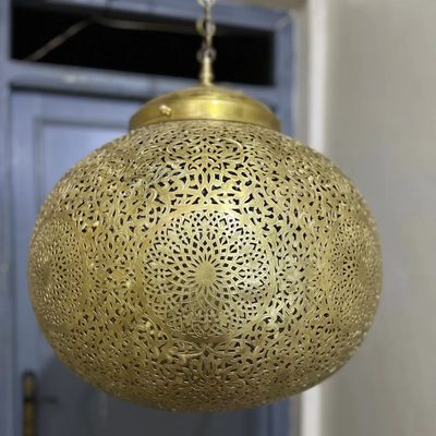 Sphere Pendant Lamp, Reflect a enchanting design - Available in Gold, Silver, Black Brass  - Luxury for Home Lighting Decoration