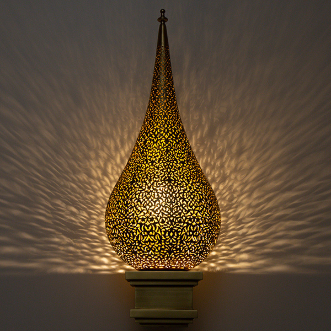 Brass Wall Sconce Lamp – Hand-Carved Geometric Pattern, Perfect for Luxury Home and Business Lighting