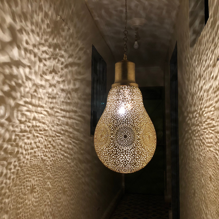 BRASS CEILING LIGHT , LIGHTBULB