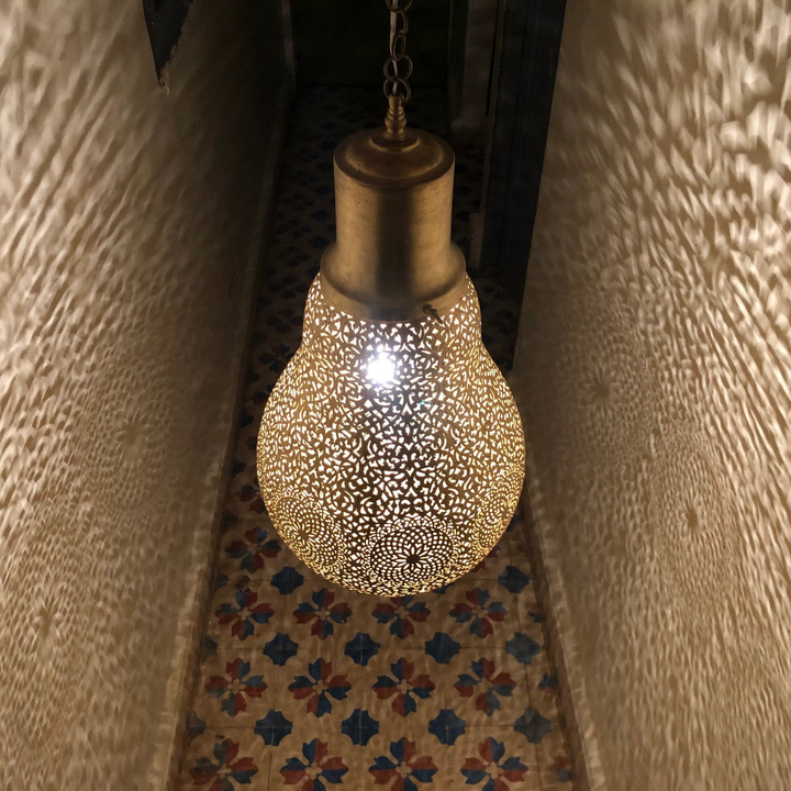 BRASS CEILING LIGHT , LIGHTBULB