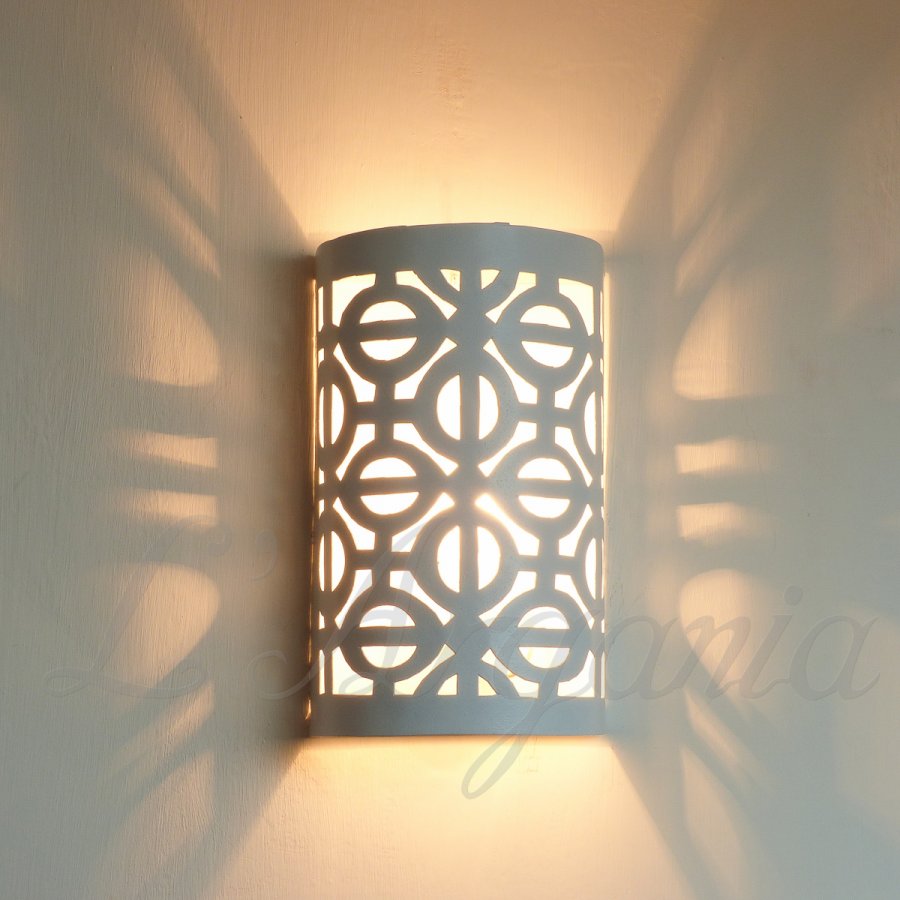 Wall Sconce Lamp with Classic design, Hand-carved with a beautiful geometric pattern, Available with White & Black Iron – Luxury for home & Business decoration