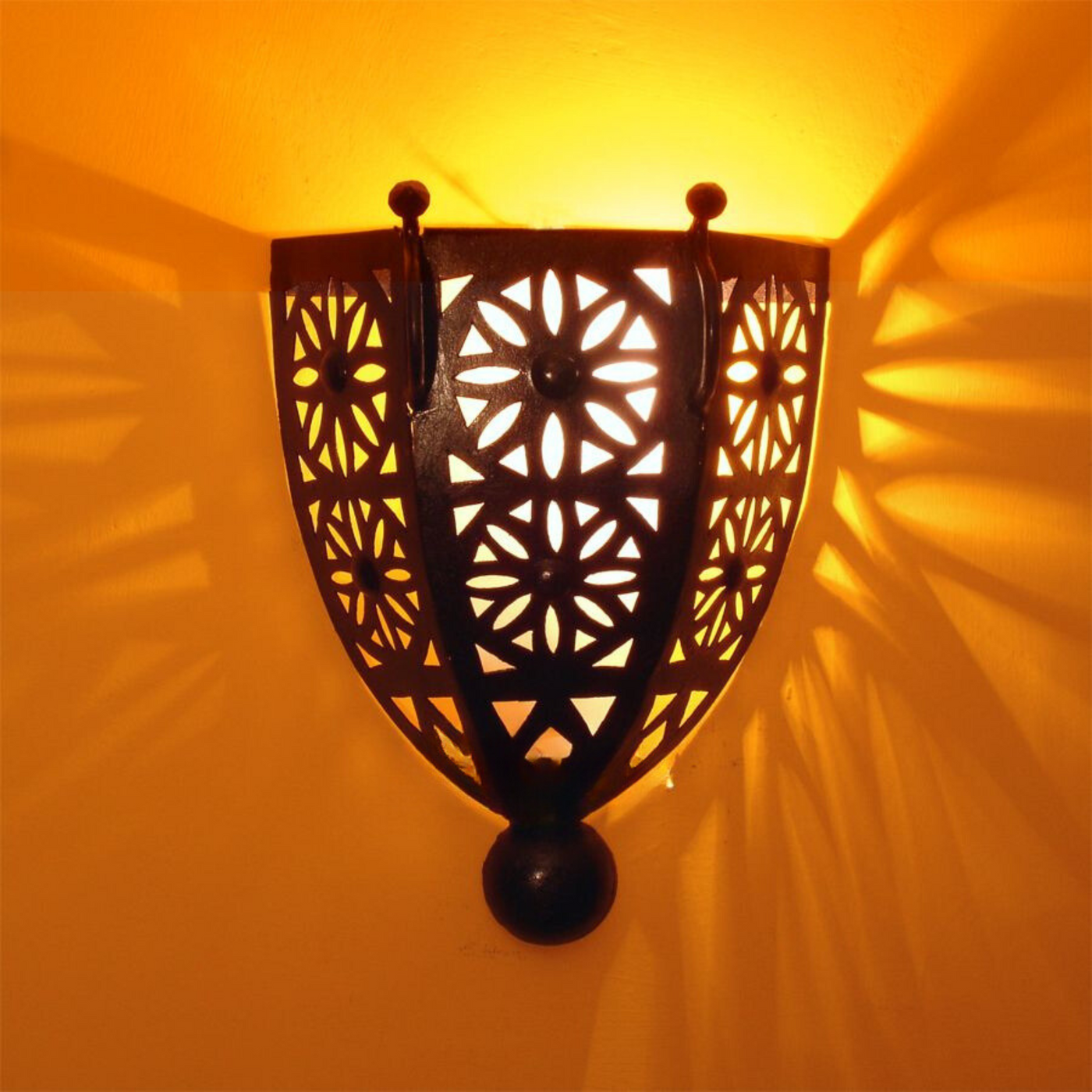 Antique Iron Wall Sconce – Geometric Design for Home & Business Décor