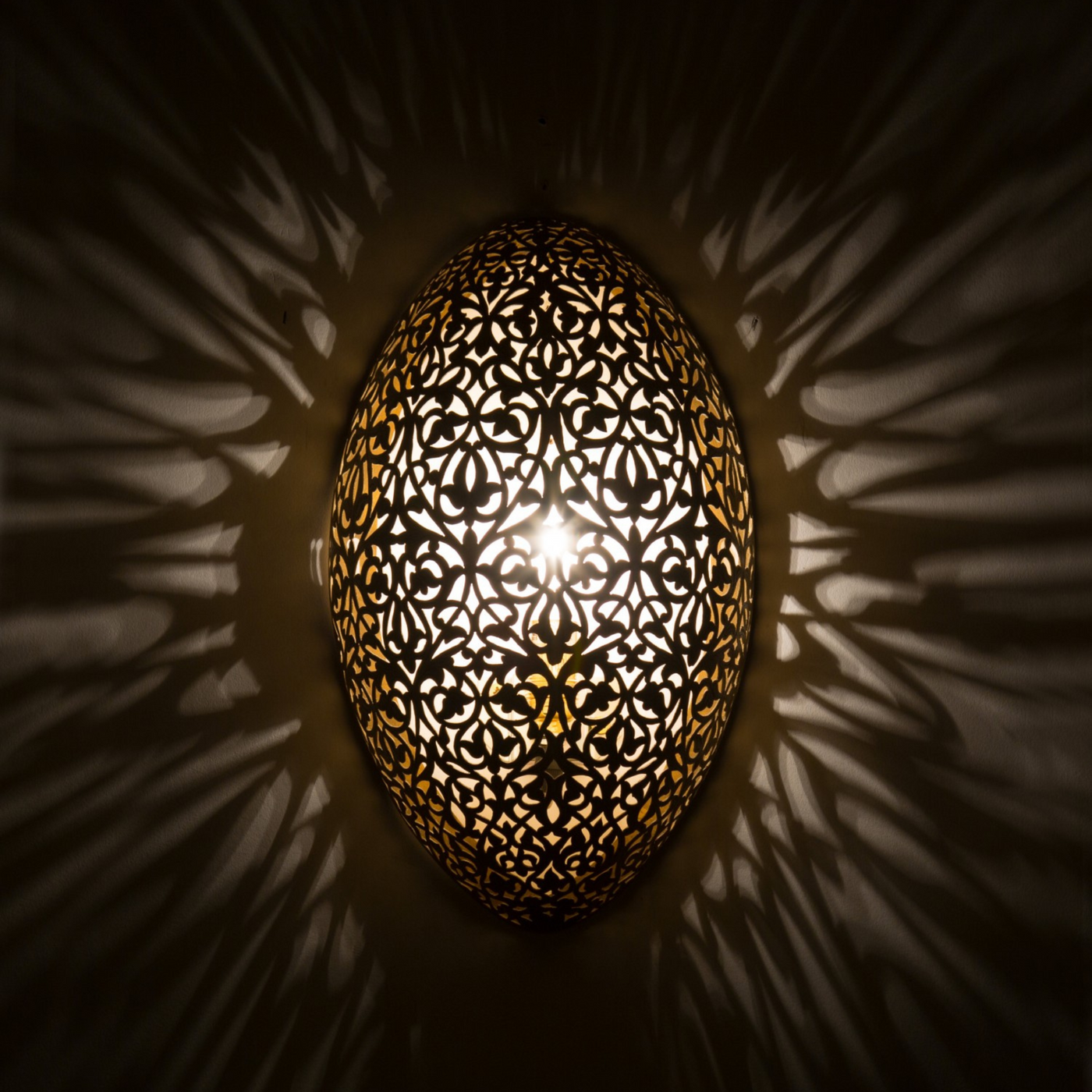 Moroccan Brass Wall Light – Hand-Carved with a Beautiful Geometric Pattern – Luxury for Home and Business Decoration