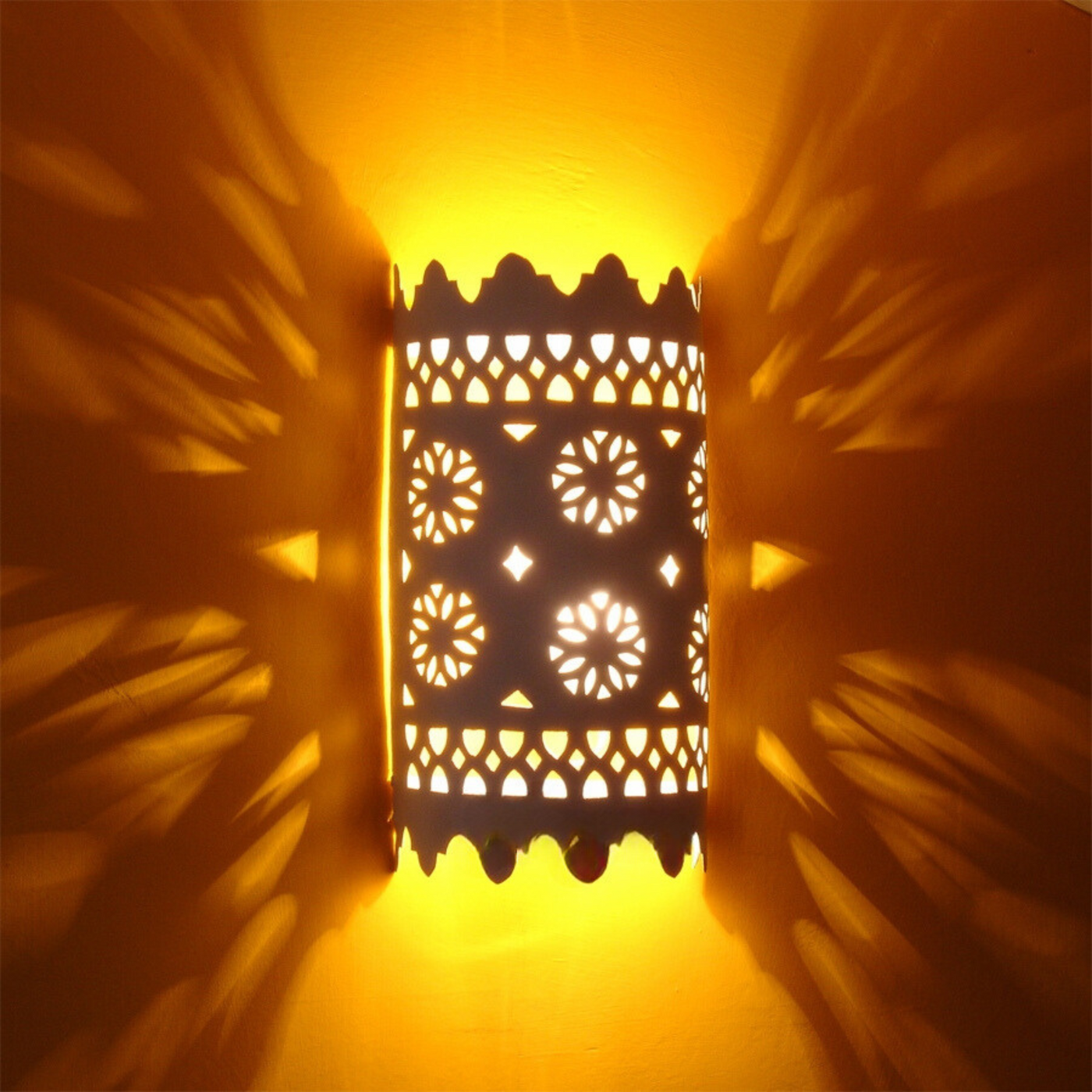 Elegant Iron Wall Sconce – Moroccan Design for Luxurious Lighting